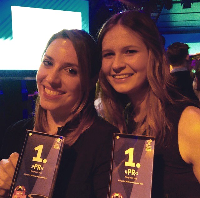 Martina Berger und Nina Nawara gewinnen die Young Lions 2015 in der Kategorie PR